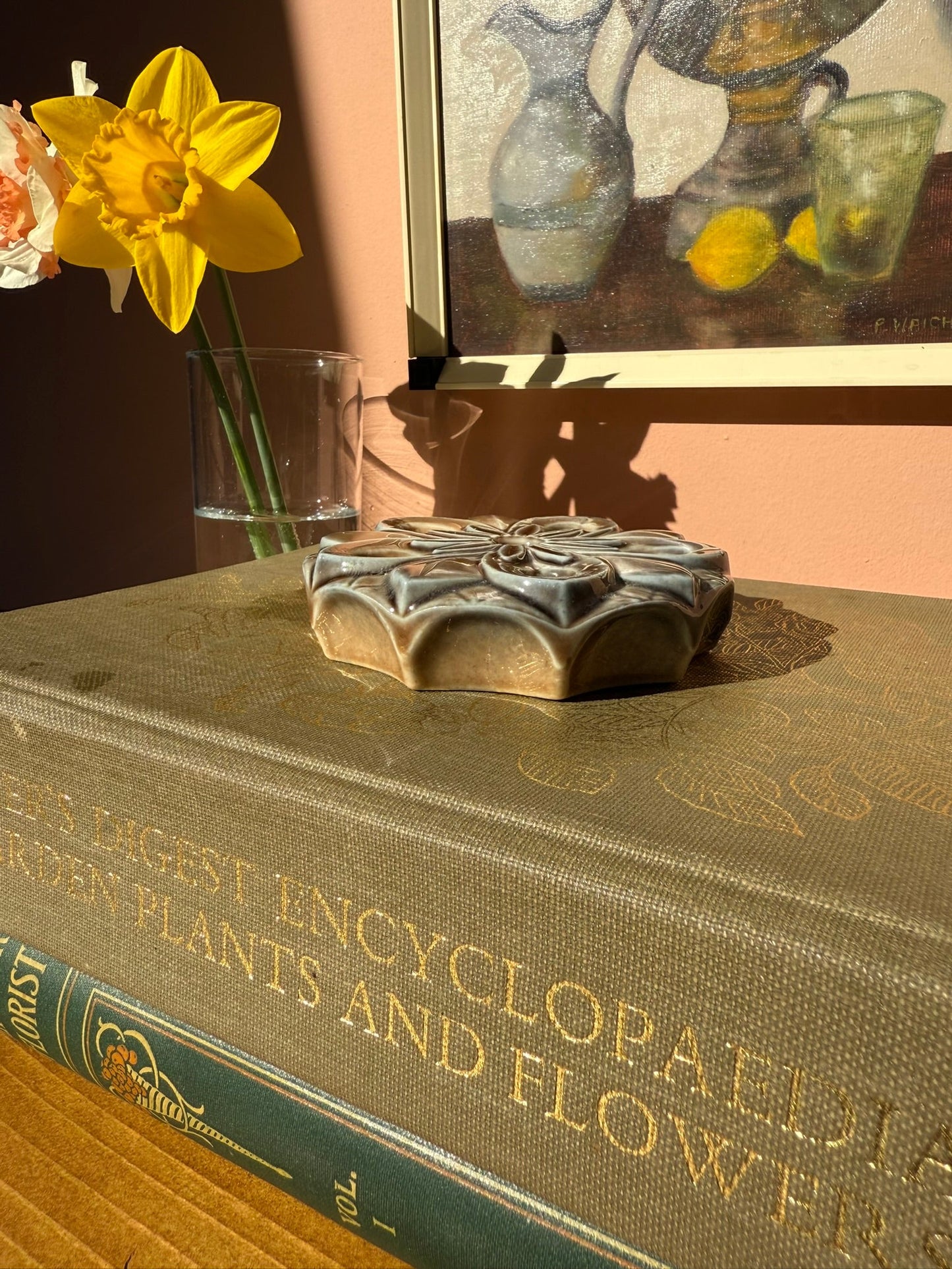 Wade Waterlily Flower Candleholder