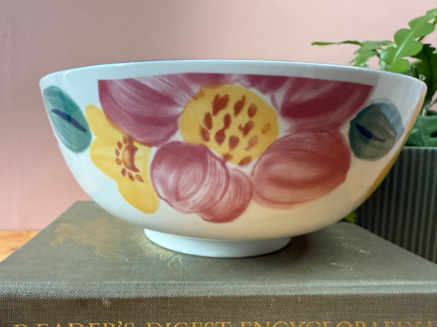Johnson Bros. "Marie" Floral Serving/Salad Bowl